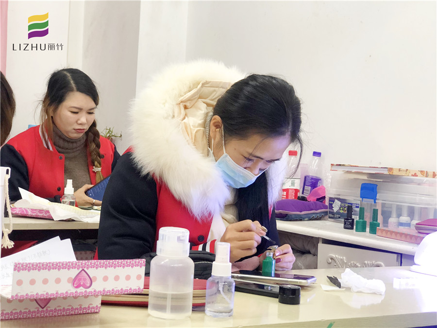 廣西美甲培訓(xùn)哪家好？看看美甲學(xué)員畢業(yè)感言