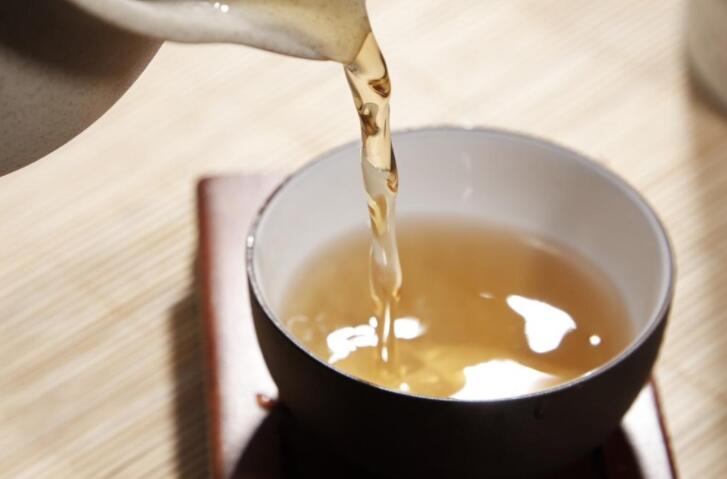 想喝茶養(yǎng)生？南寧美容學校提醒你4個注意事項