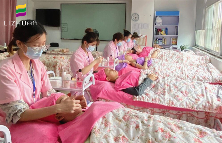 手法按摩操作方法，廣西美容護(hù)膚培訓(xùn)分享