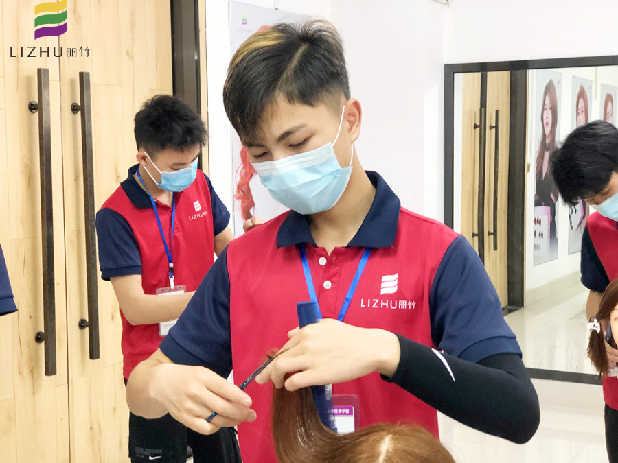 美發(fā)中工技師的考核標(biāo)準(zhǔn)，南寧市職業(yè)技能鑒定培訓(xùn)機(jī)構(gòu)