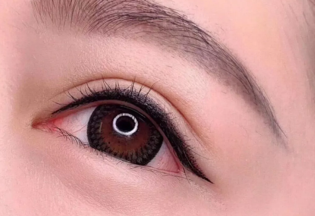 美瞳線暈色處理方法，南寧市紋繡學校幫找解決方案
