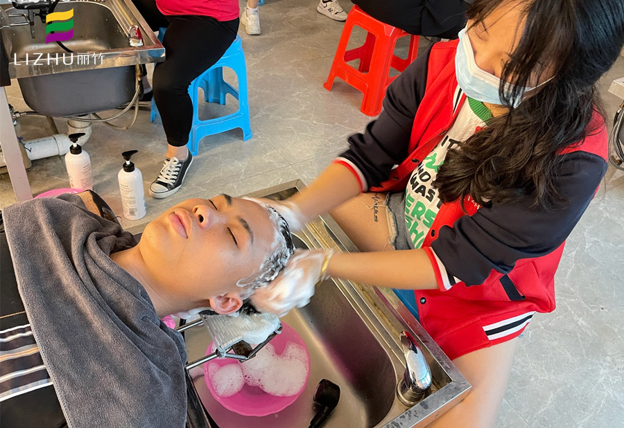 如何正確使用護發(fā)素？南寧美發(fā)基礎班教學內(nèi)容