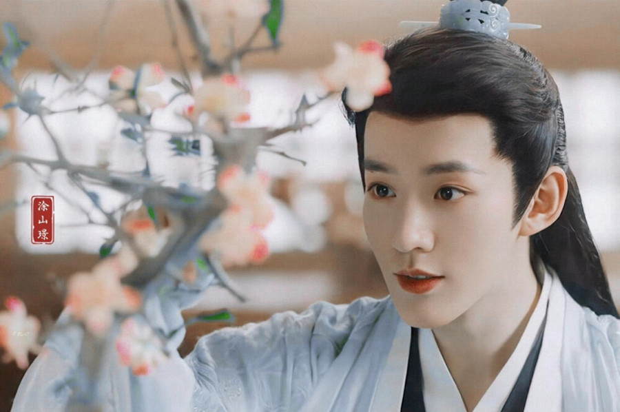 不貼假睫毛也好看的眼妝，廣西學(xué)化妝影視