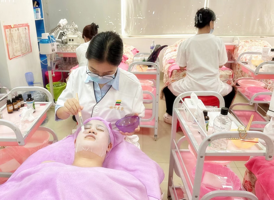 冬季護膚的誤區(qū)，南寧學美容面部管理