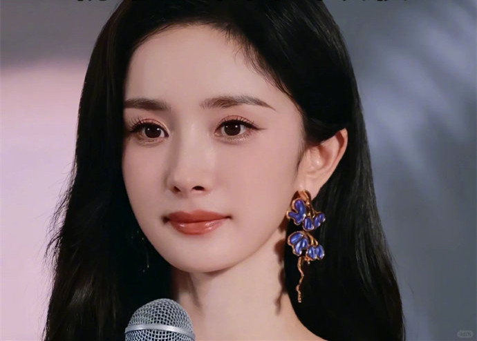 楊冪溫柔仙氣眼部妝容，南寧明星化妝學(xué)校分享