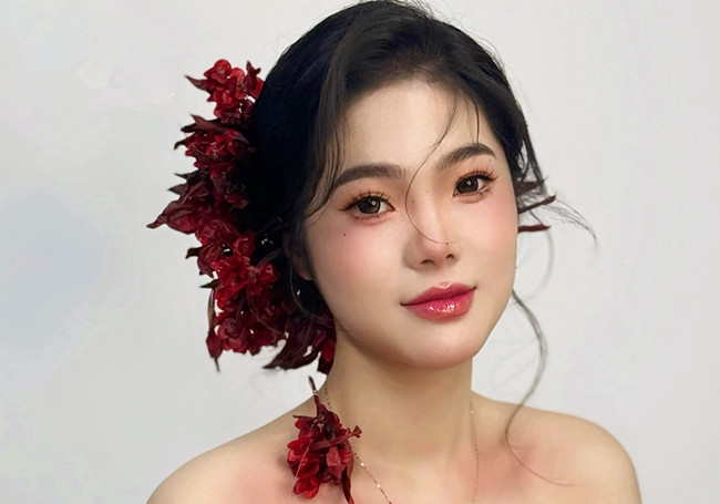 氛圍感干花造型，南寧化妝學(xué)高彩