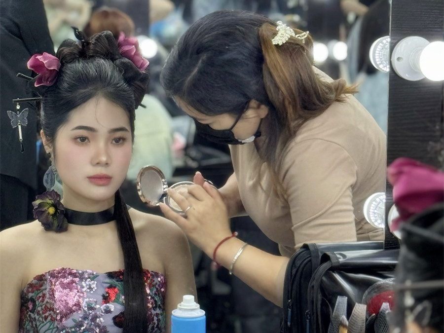 新中式妝容造型，從零學(xué)彩妝造型