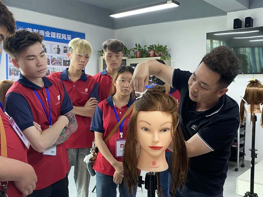 女士發(fā)尾分為哪幾類(lèi)？廣西女士造型分享