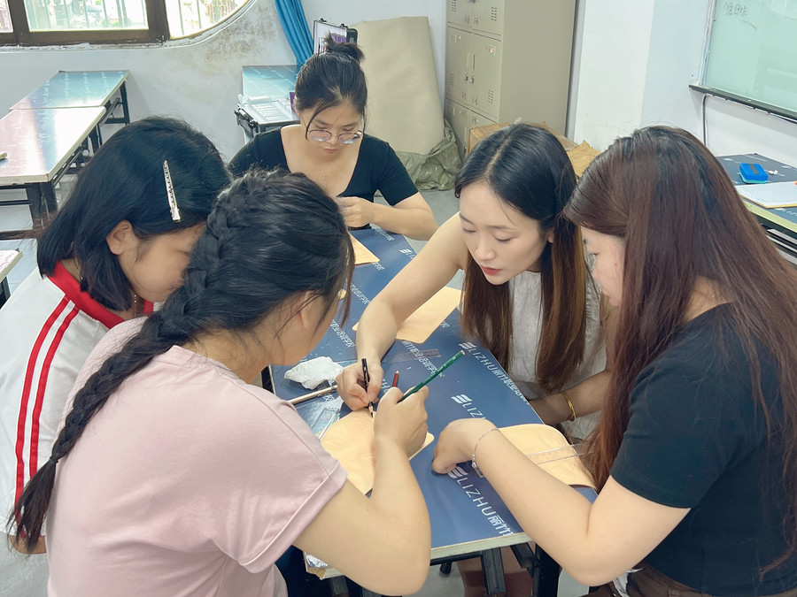 仿皮紋眉設(shè)計練習(xí) ，告訴你廣西紋繡學(xué)習(xí)哪里專業(yè)