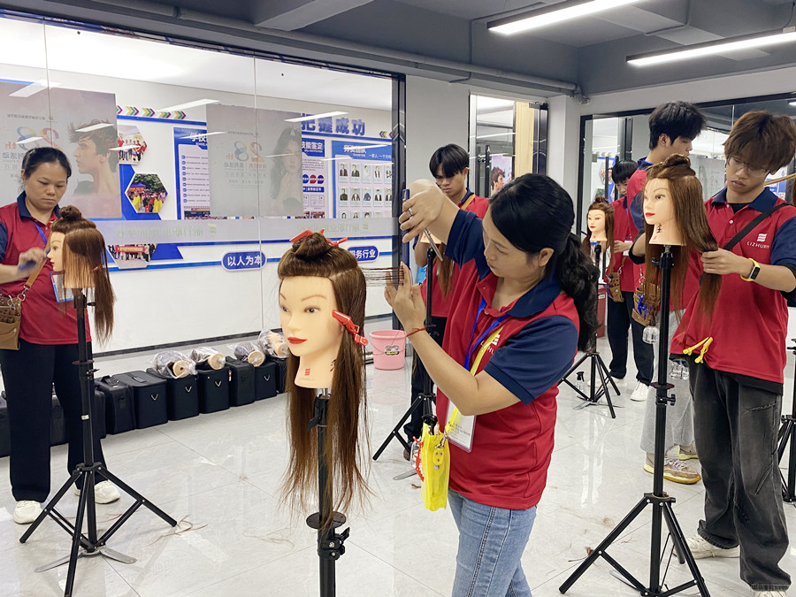 想在廣西學(xué)女士剪發(fā)，廣西美發(fā)怎么招生