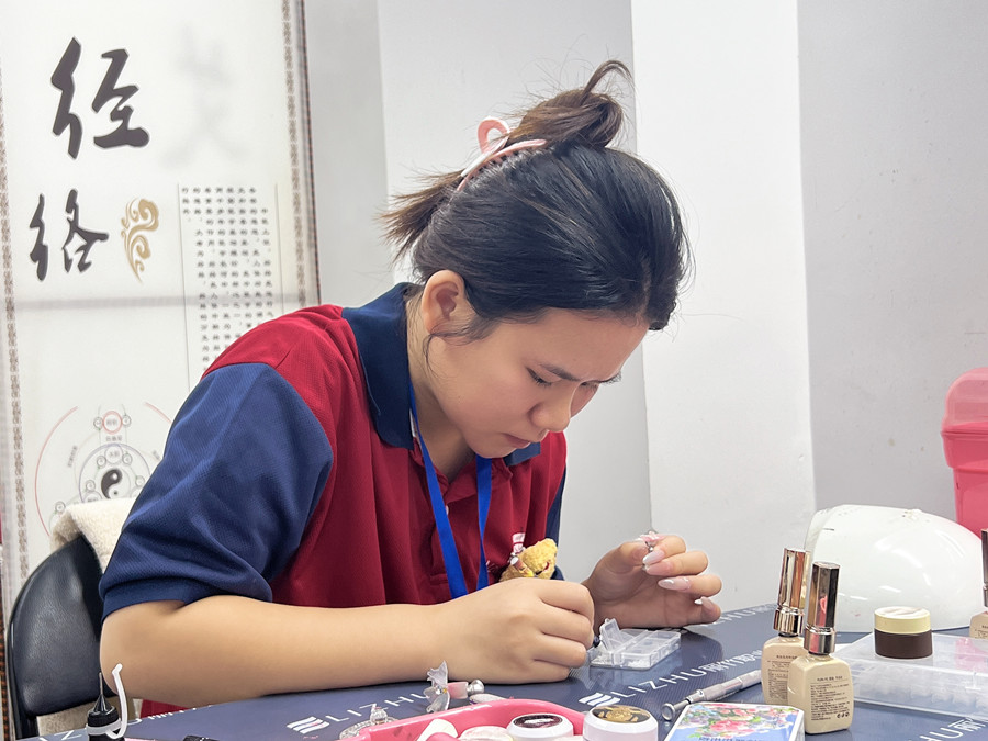 冰粉蝴蝶美甲，南寧美甲技能大賽作品解析
