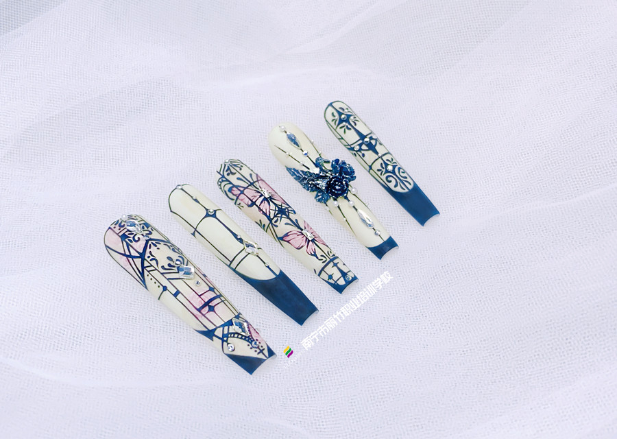 手繪窗花美甲，南寧美甲設計專業(yè)作品