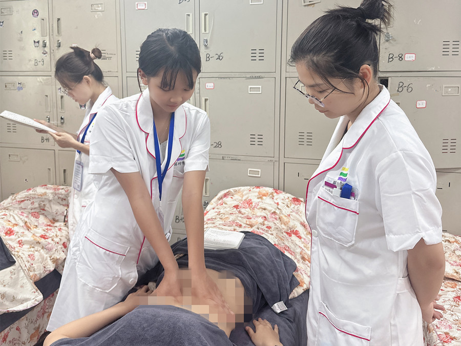 新手揉按腹部如何發(fā)力？廣西美容美體教程