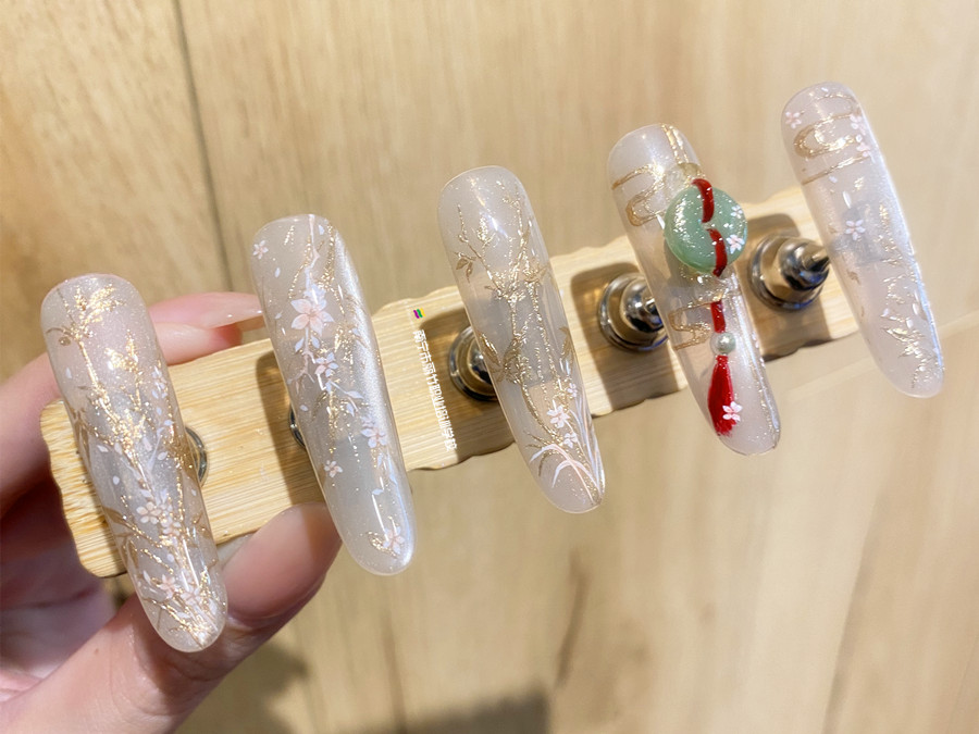 國風(fēng)新中式美甲，南寧美甲職業(yè)學(xué)校作品